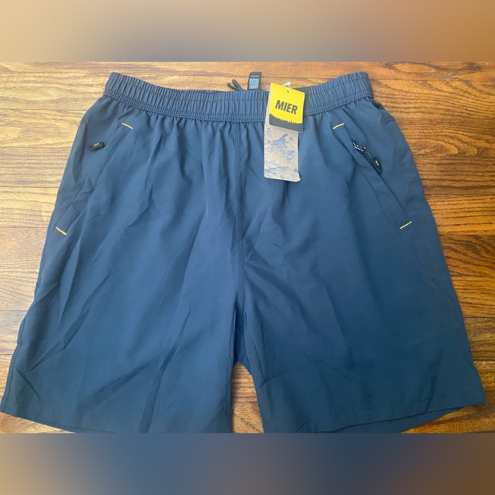 Miele athletic shorts men’s size M-NWT